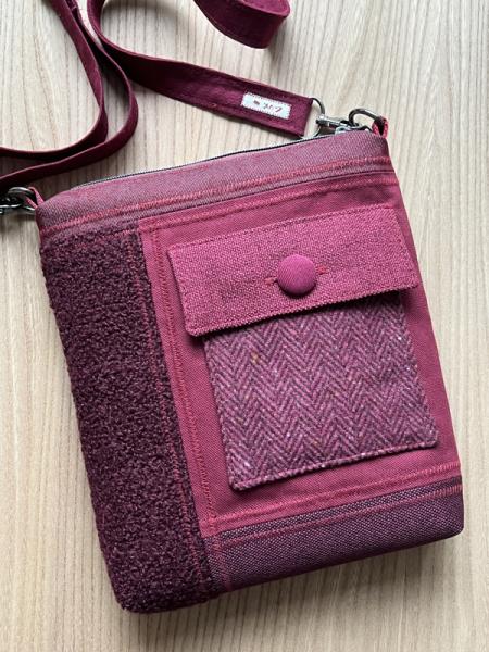 "Flickenwerk II mit Tasche" - BORDEAUX