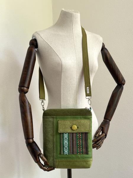 "Flickenwerk II mit Tasche" - GRÜN - PISTAZIE