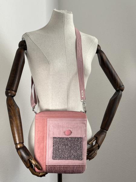 "Flickenwerk II mit Tasche" - ROSA