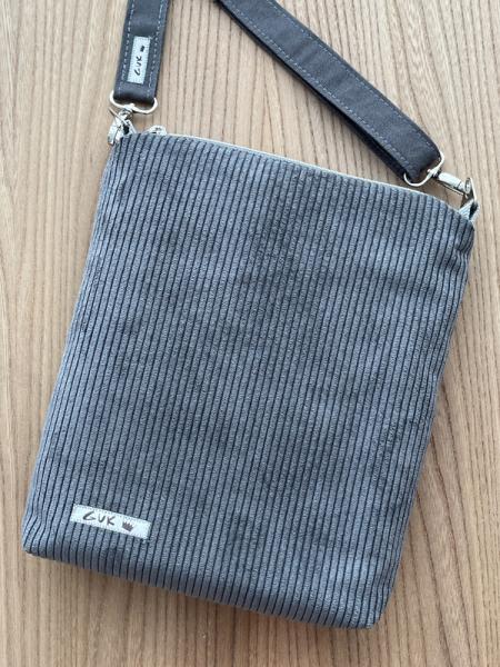 "Flickenwerk II mit Tasche" - GRAU
