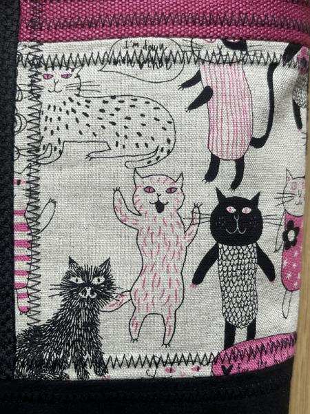 "Flickenwerk I/5" (schwarz-pink) - KATZEN