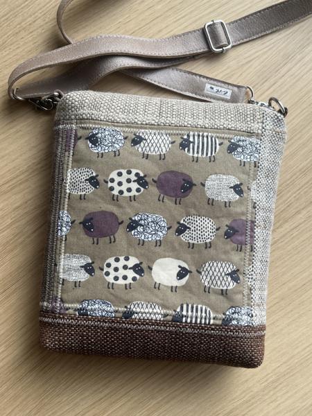 "Flickenwerk II/5" (beige-braun) - SCHAFE - Handgewebte Schafwolle