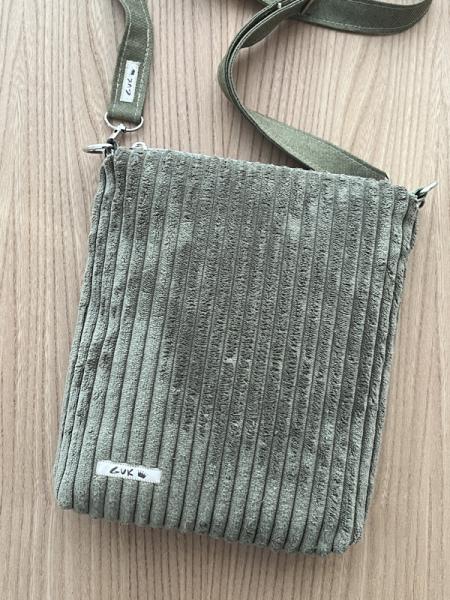 "Flickenwerk II/4" (Grüntöne) - HÜHNER