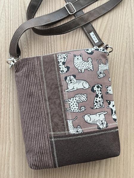 "Flickenwerk II/4" (braun) - HUNDE