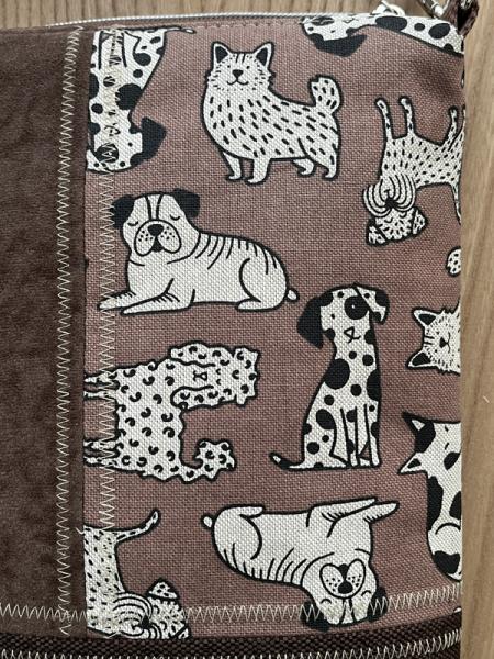 "Flickenwerk II/4" (braun) - HUNDE