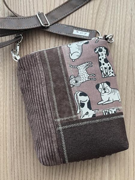 "Flickenwerk I/4" (braun) - HUNDE