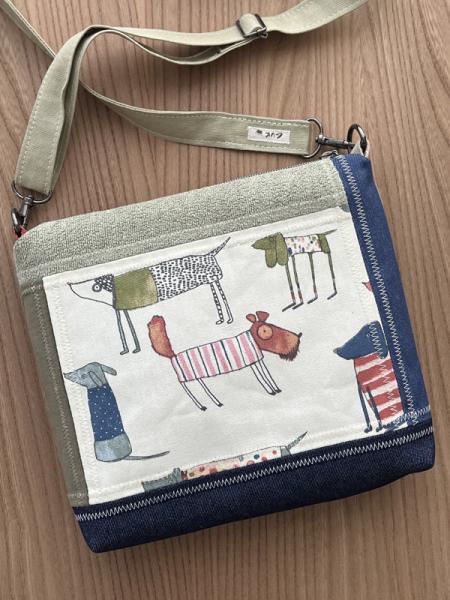 "Flickenwerk II/5 quer" (creme-grün-blau) - HUNDE