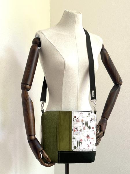 "Flickenwerk II/4 quer" (oliv - khaki) - MÄRCHENZAUBER (acufactum-Design)