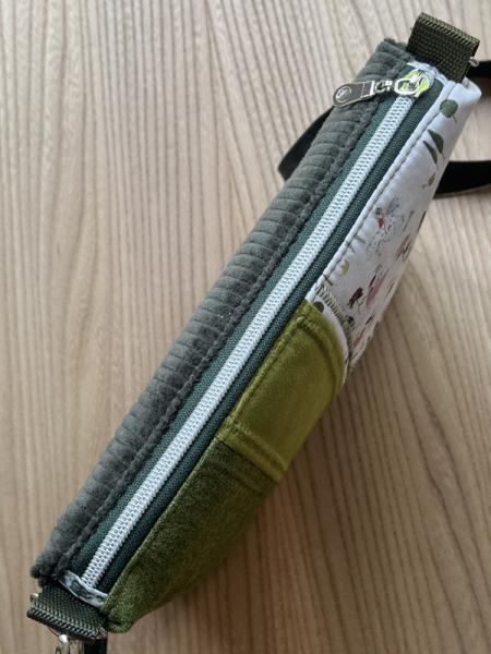"Flickenwerk II/4 quer" (oliv - khaki) - MÄRCHENZAUBER (acufactum-Design)