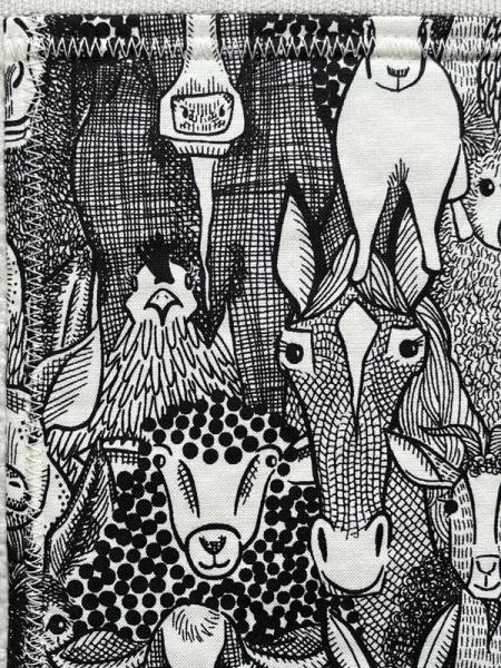 "Flickenwerk II/5" (creme - schwarz) - TIERE