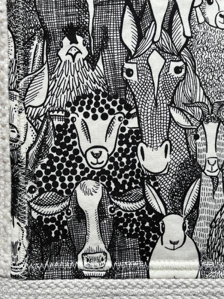 "Flickenwerk II/5" (creme - schwarz) - TIERE
