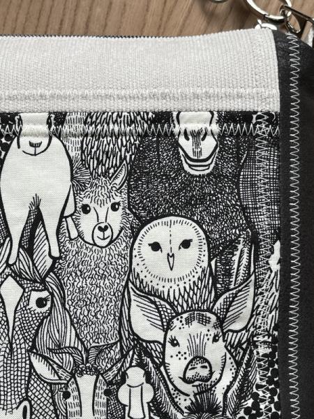 "Flickenwerk II/5" (creme - schwarz) - TIERE