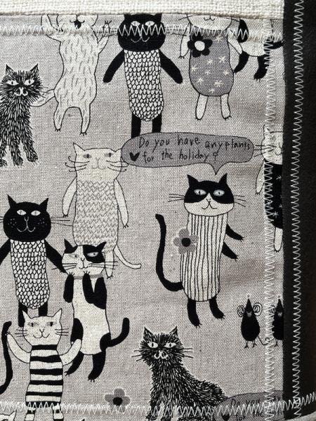 "Flickenwerk II/5" (grau-schwarz-creme) - KATZEN