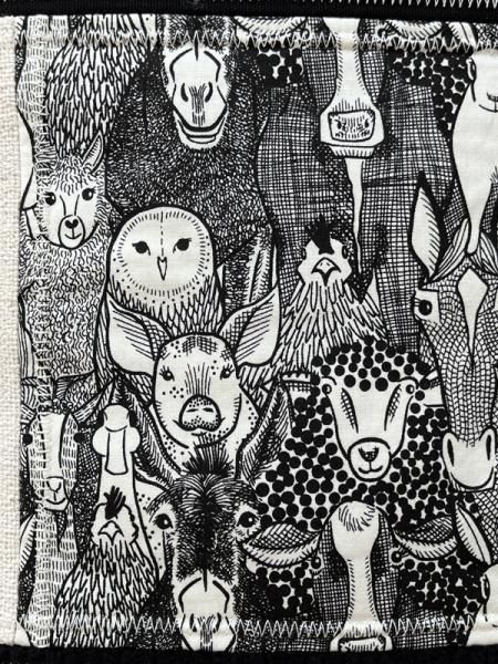 "Flickenwerk II/5" (schwarz-creme) - TIERE