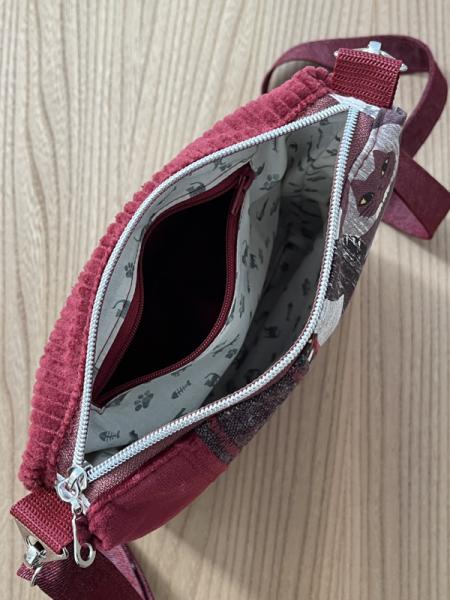 "Flickenwerk II/4" (weinrot) - KATZEN