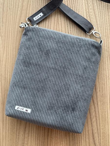 "Flickenwerk II mit Tasche" (grau) - HERZEN
