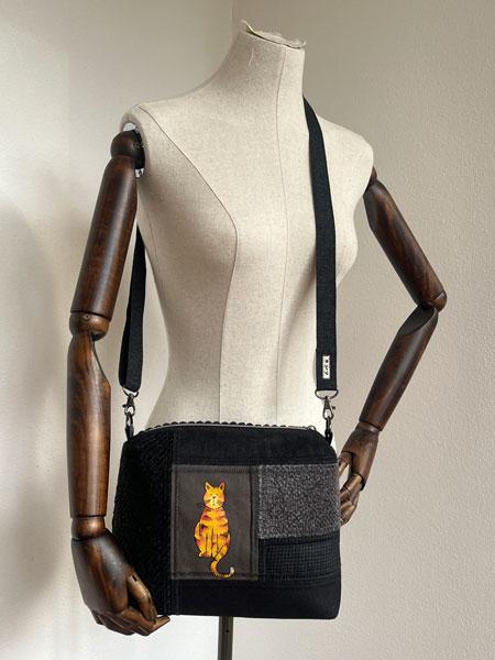 Die fertige Tasche mit rotem Kater